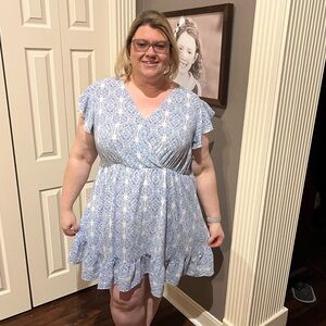 White Dress Surplice With Blue Patterning By In’Voland, Size 22W